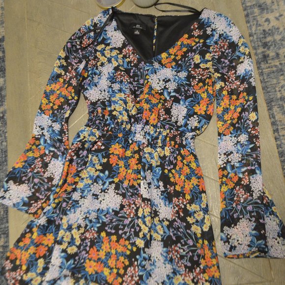 Cute Floral Dress - Picture 1 of 2